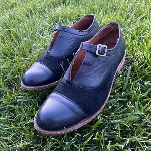 Kork-Ease black oxfords with gold buckle